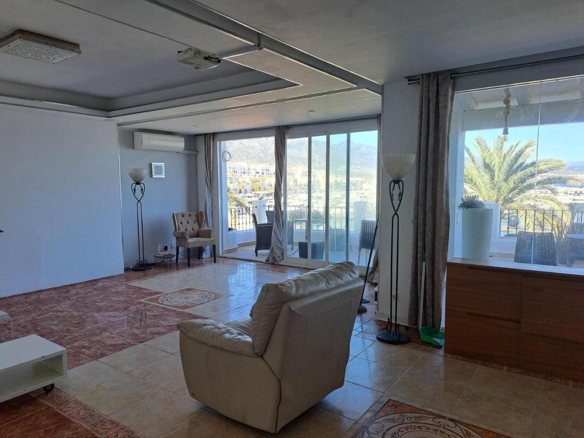 Private Suites In Huge Penthouse 1St Line Puerto Banus, Incredible Views, Jacuzzis Marbella Esterno foto